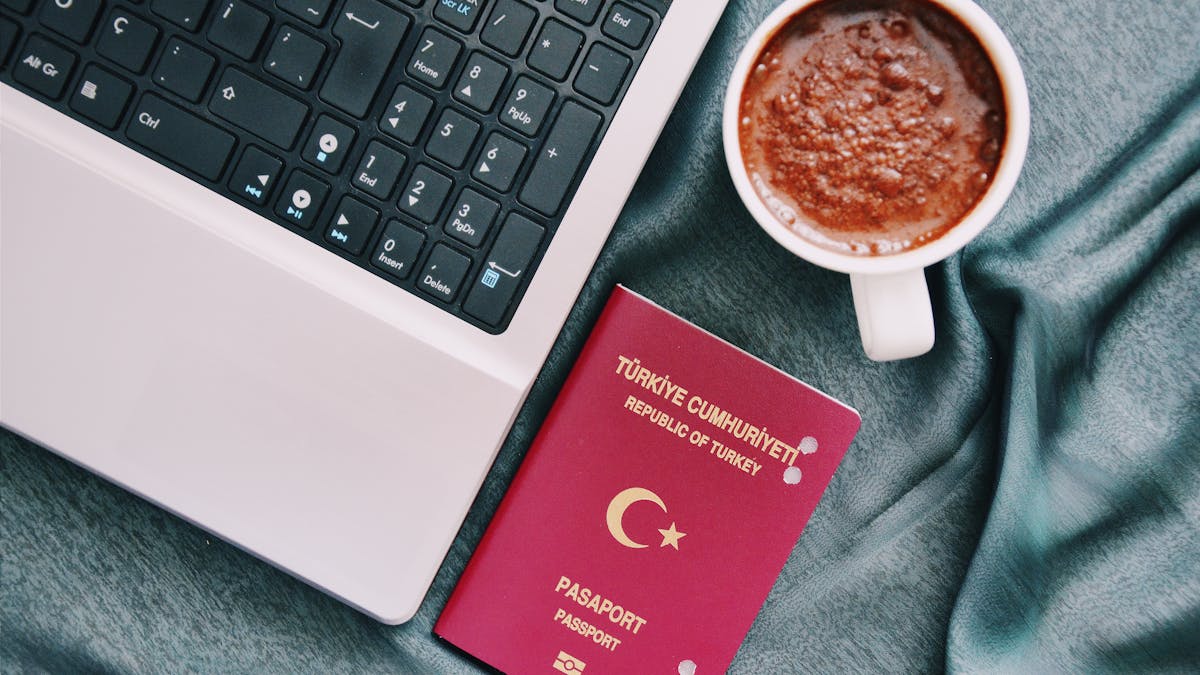 eta uk visa verschil kinderen online aanvraag op laptop